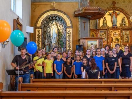 Schulschlussgottesdienst mit Chor Amazonas